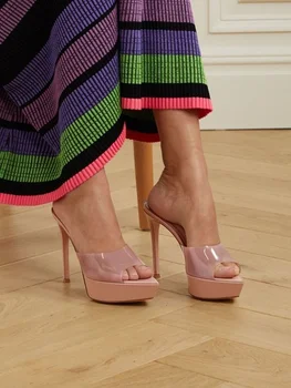 Тапочки из прозрачного ПВХ с острым носком на платформе и тонком высоком каблуке телесного цвета, модные летние женские модельные туфли с открытым носком без застежки